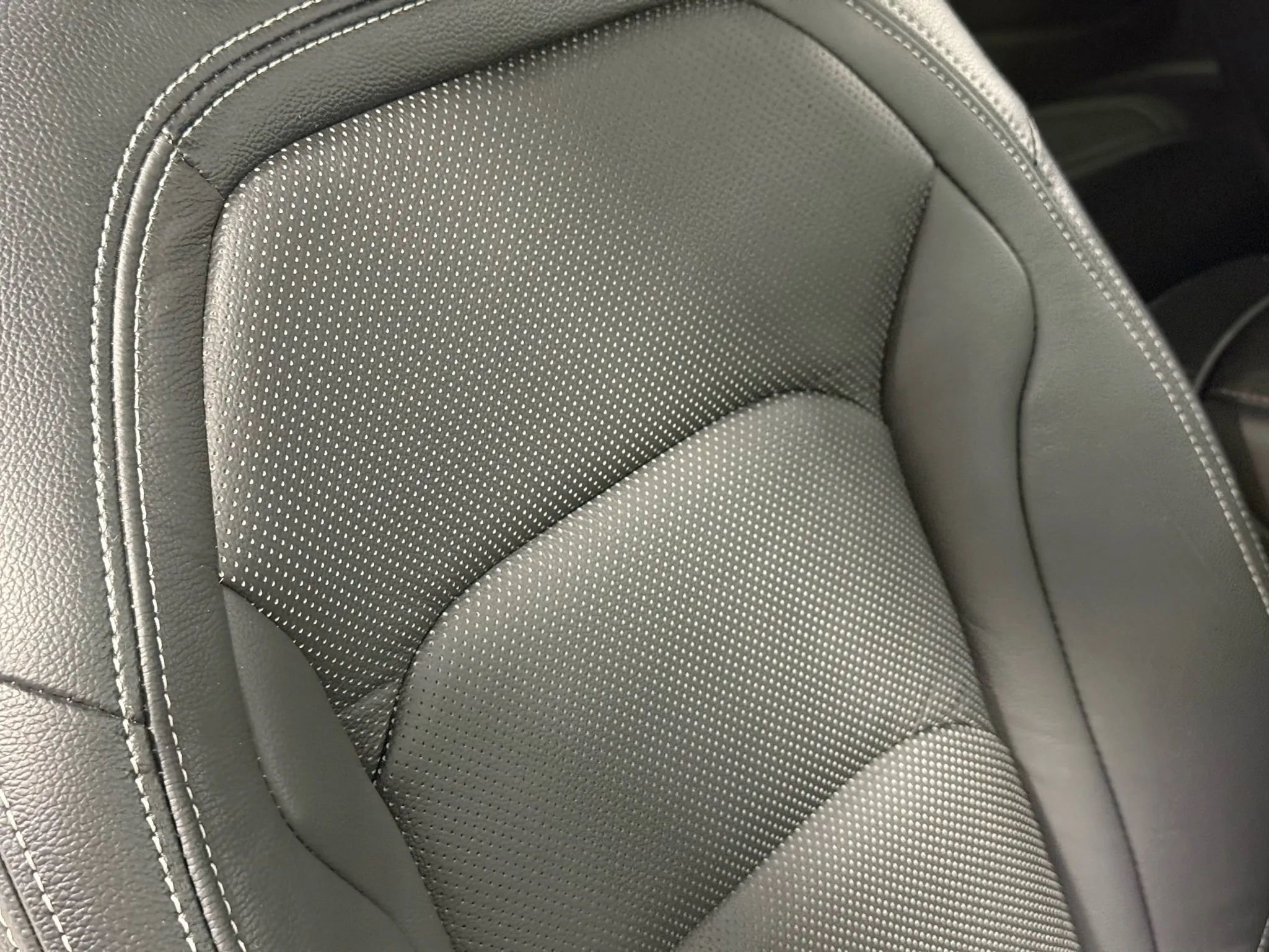 Used 2018 Chevrolet Camaro SS image 50