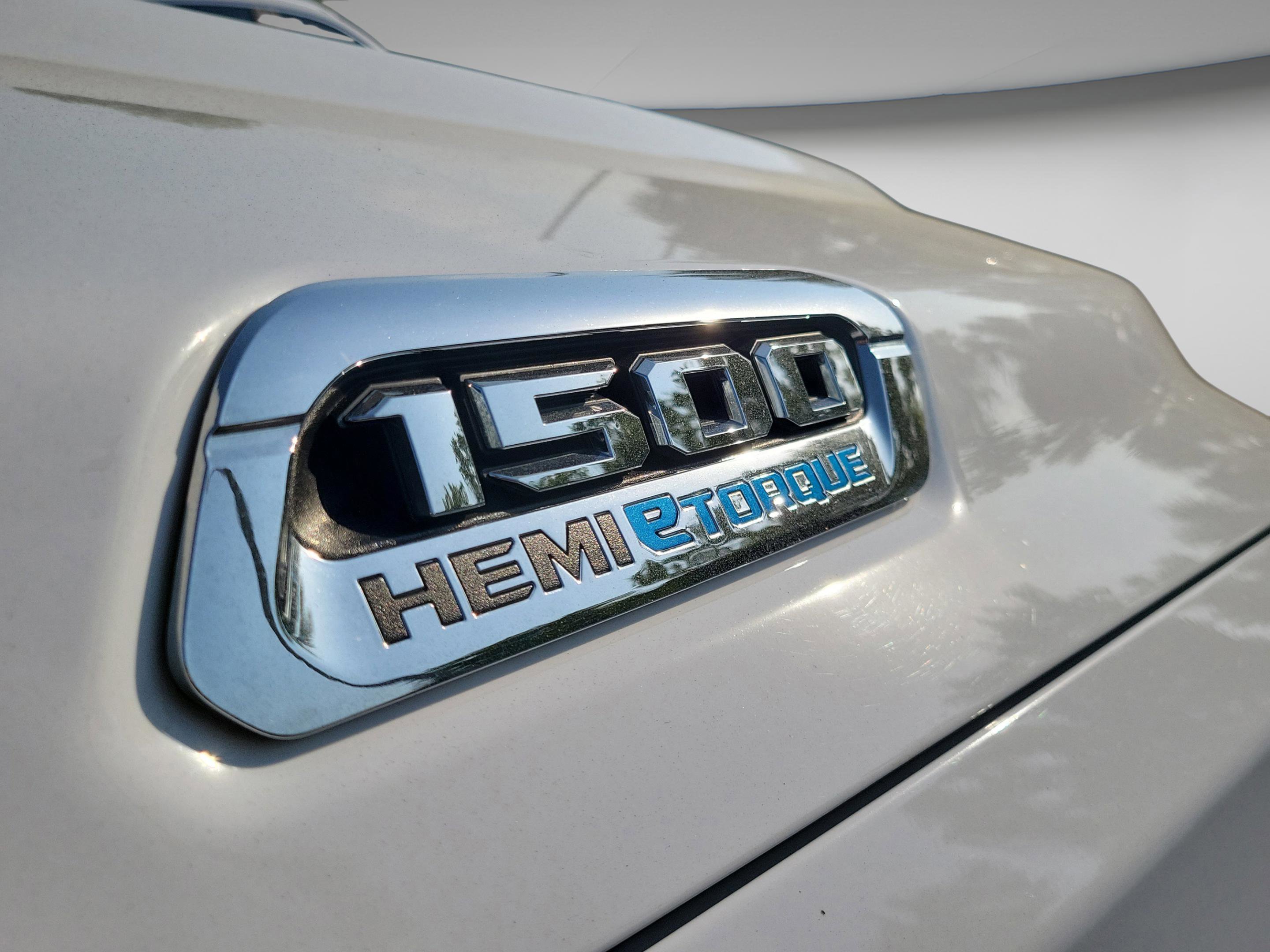 Used 2024 RAM 1500 Laramie image 9