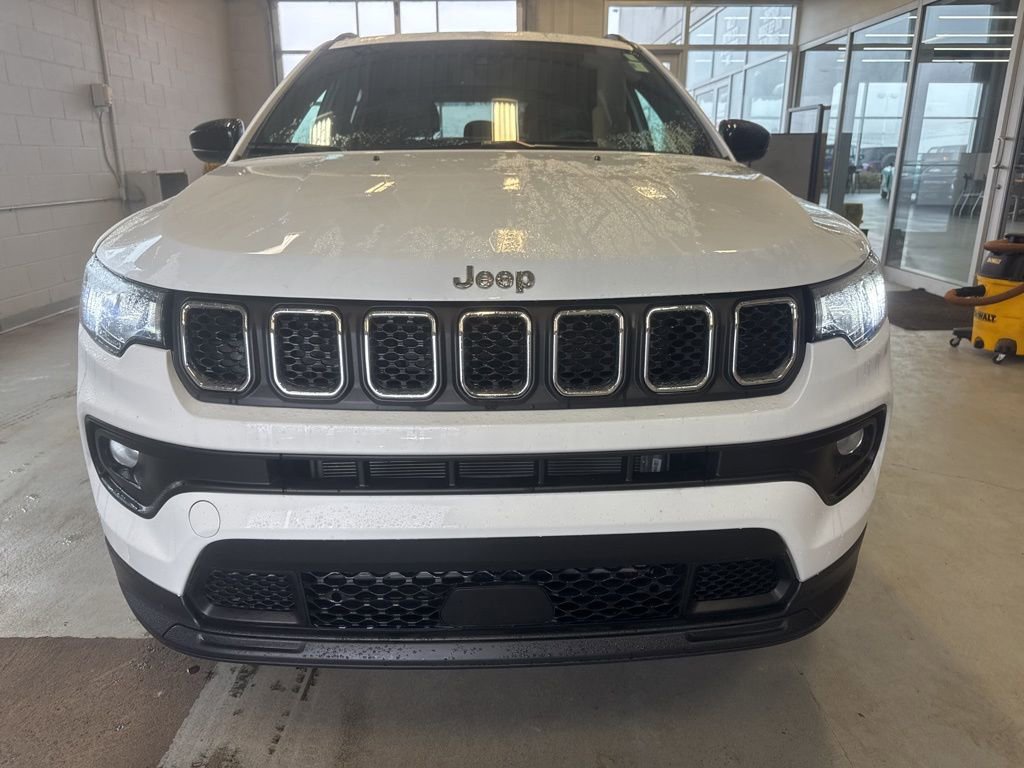 Used 2023 Jeep Compass Latitude w/ Convenience Group image 8