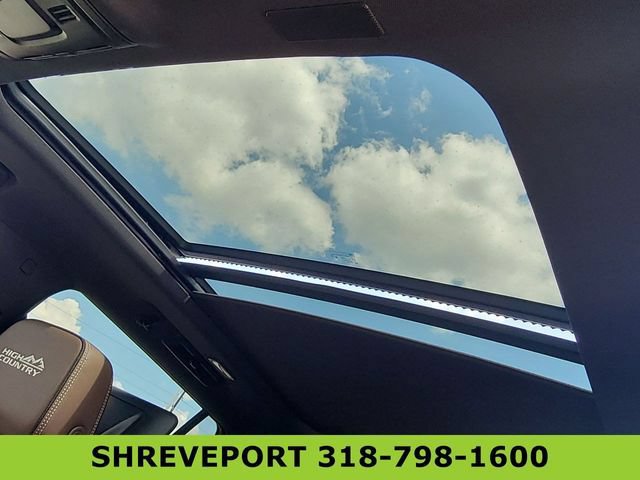 Used 2025 Chevrolet Tahoe High Country AWD/4WD image 19