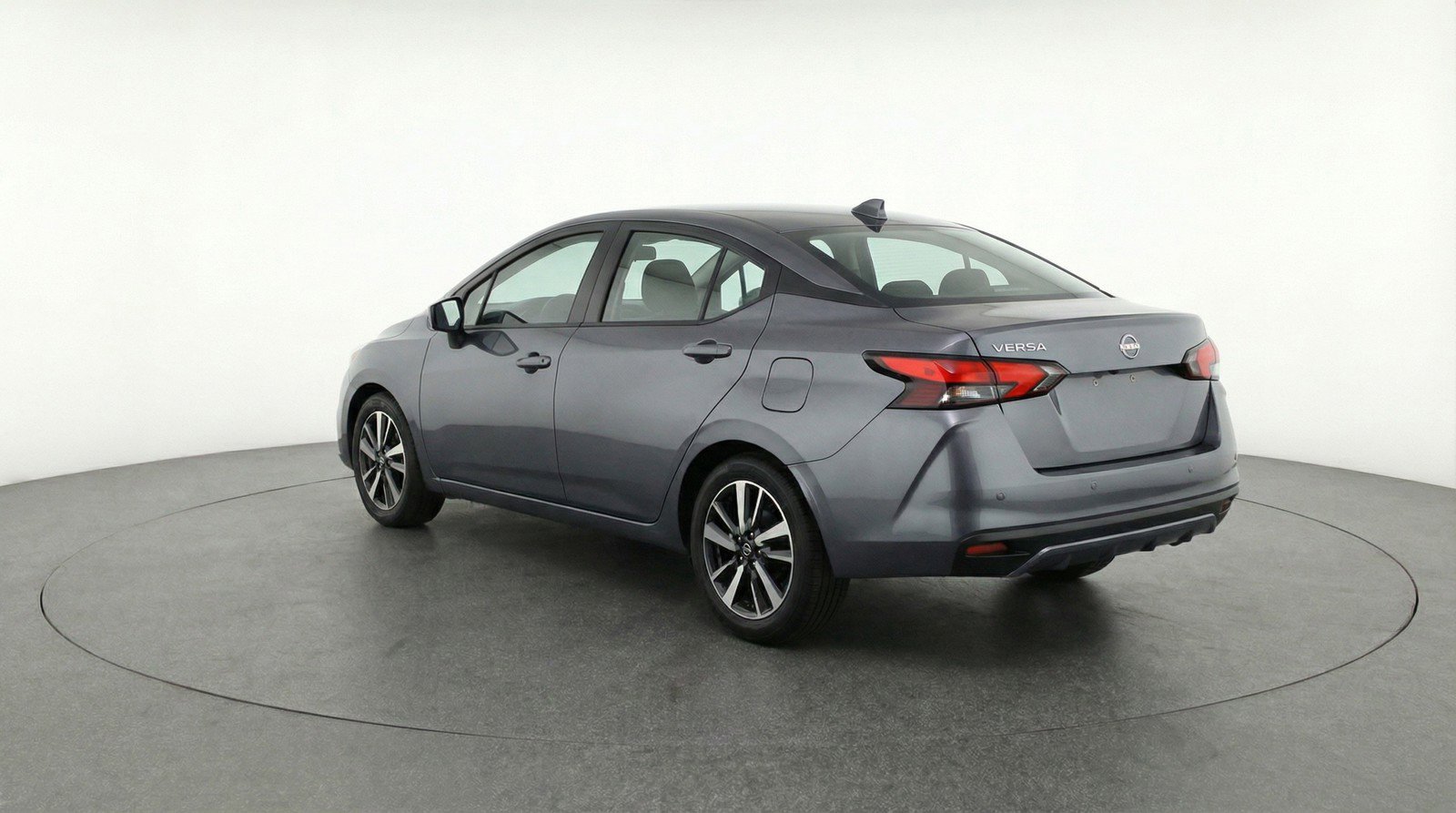 Used 2025 Nissan Versa SV image 6