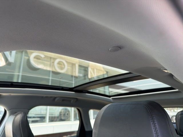 Used 2020 Lincoln Corsair Reserve w/ Equipment Group 201A image 12