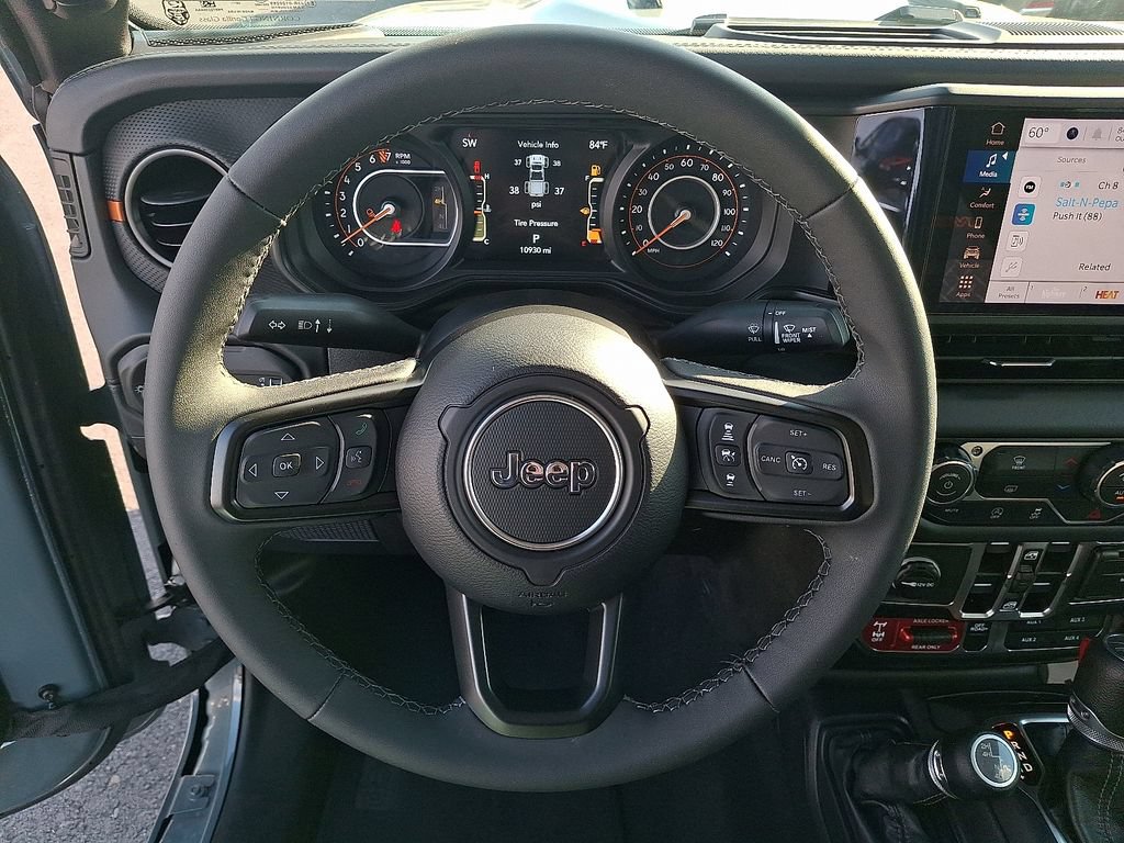 Used 2026 Jeep Gladiator Mojave AWD/4WD image 15