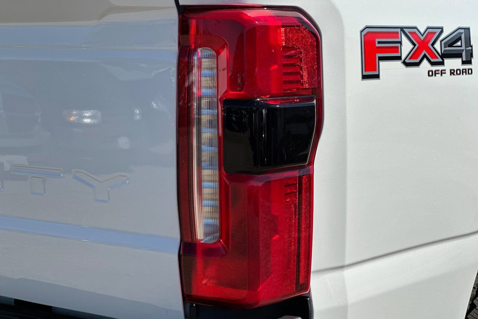 New 2026 Ford F350 Lariat w/ Lariat Ultimate Package image 25