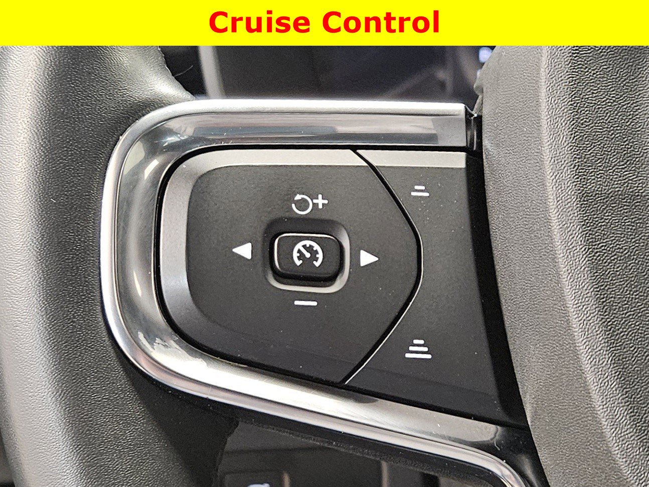 Used 2023 Volvo C40 P8 Recharge Ultimate image 33