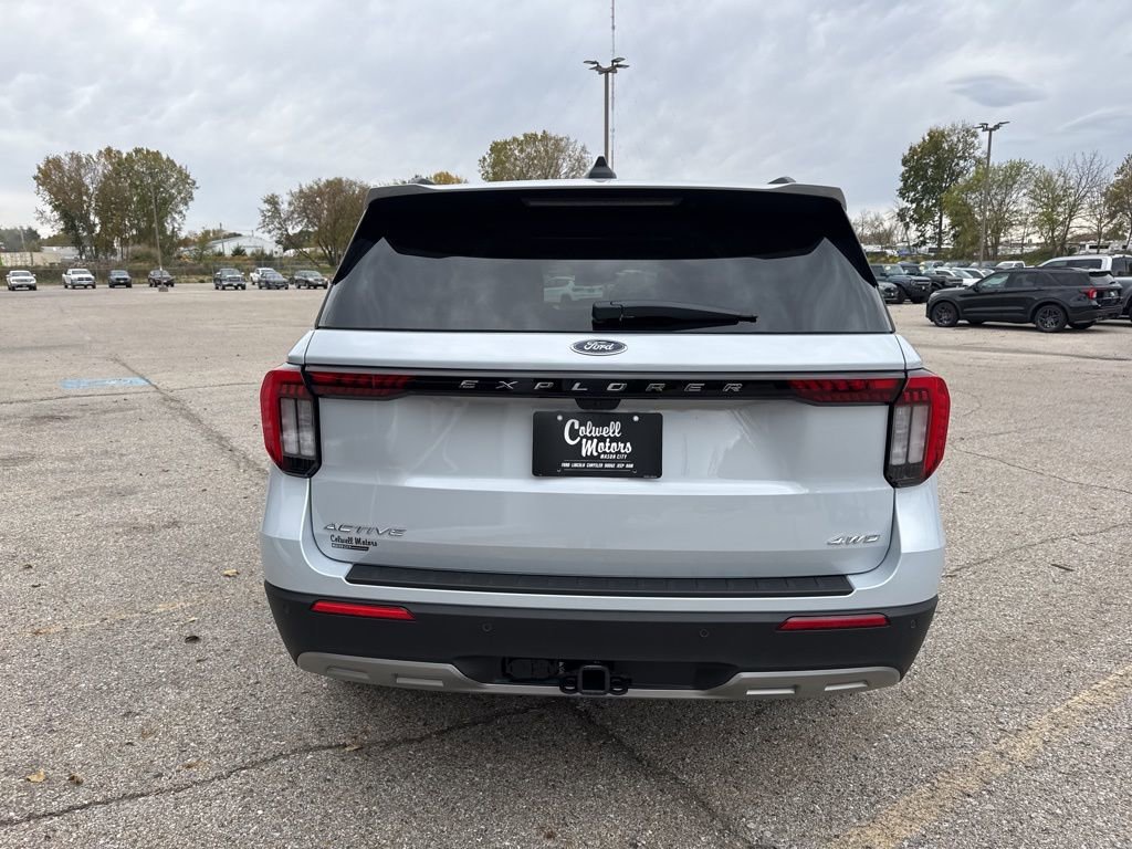 New 2026 Ford Explorer Active w/ Active Comfort Package image 3