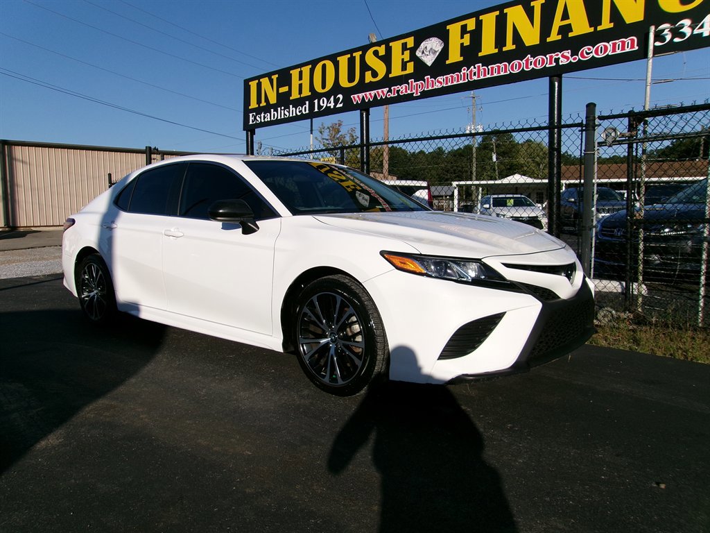 Used 2020 Toyota Camry SE image 6