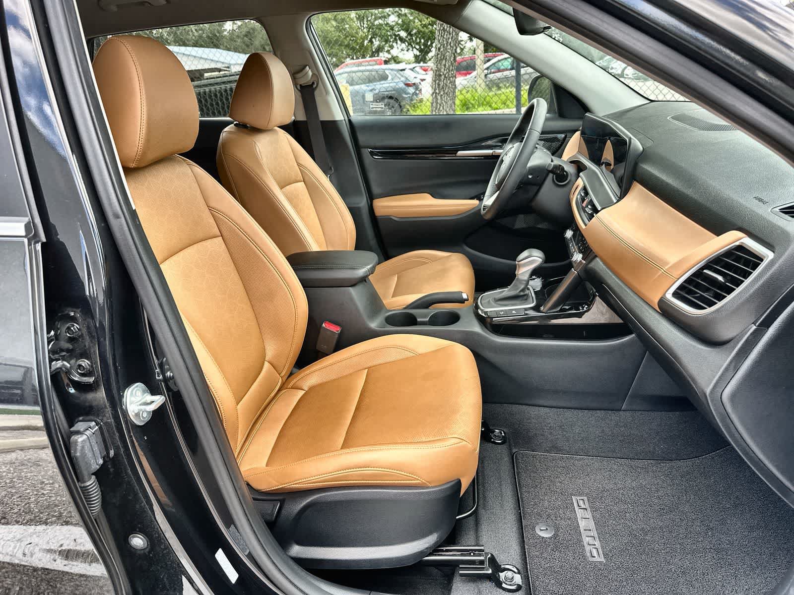 Used 2024 Kia Seltos EX FWD image 9