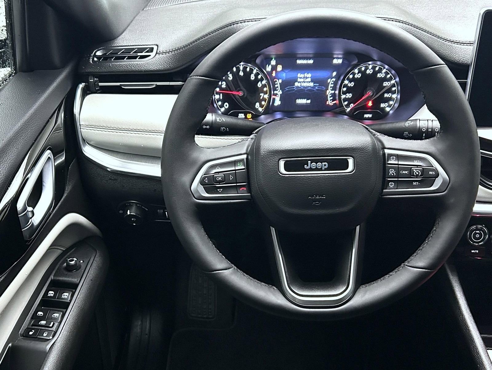 Used 2024 Jeep Compass Limited image 12