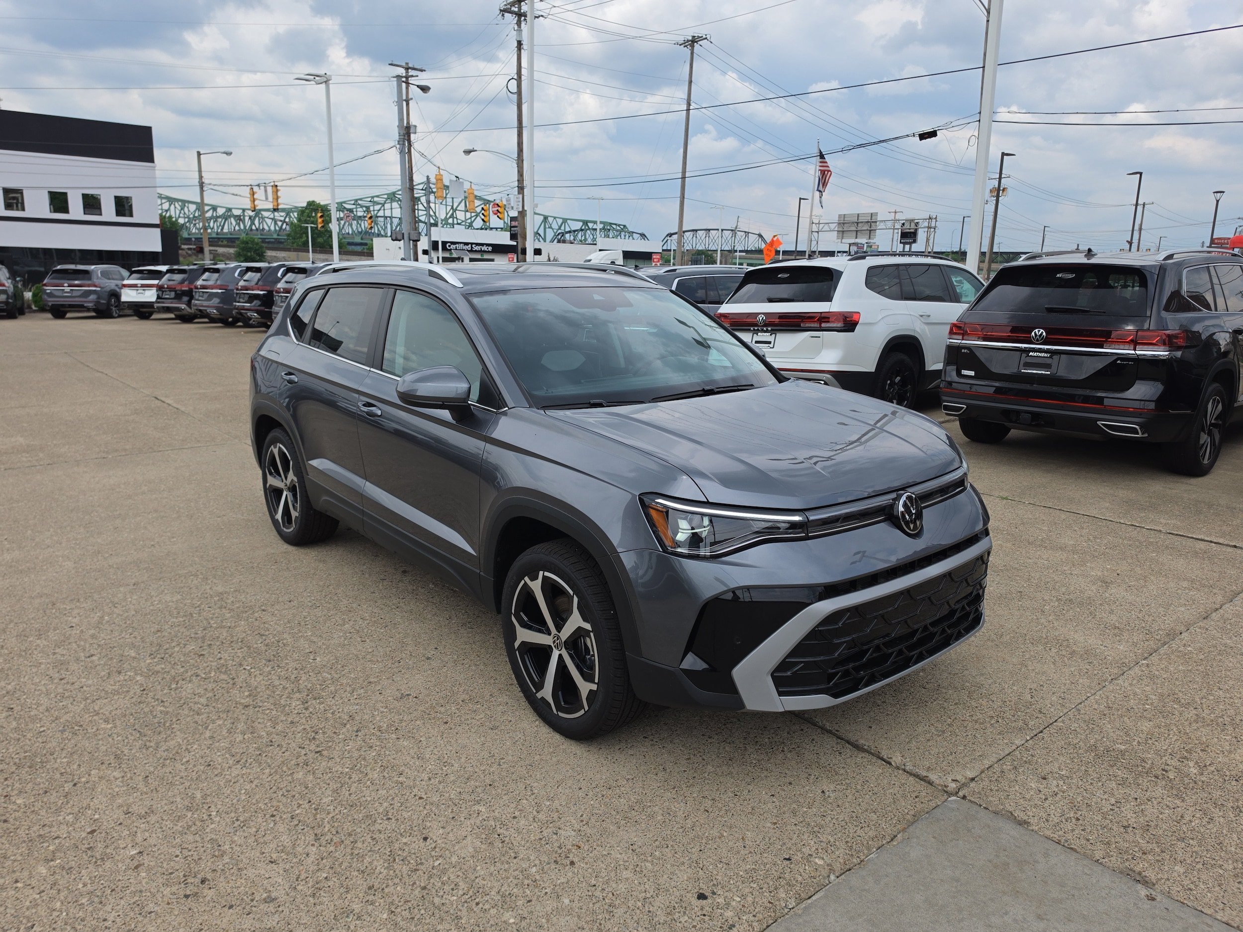 New 2026 Volkswagen Taos SEL AWD/4WD image 8