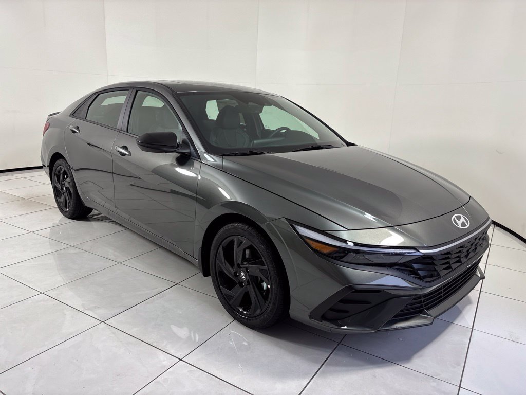 New 2026 Hyundai Elantra SEL Sport FWD image 7