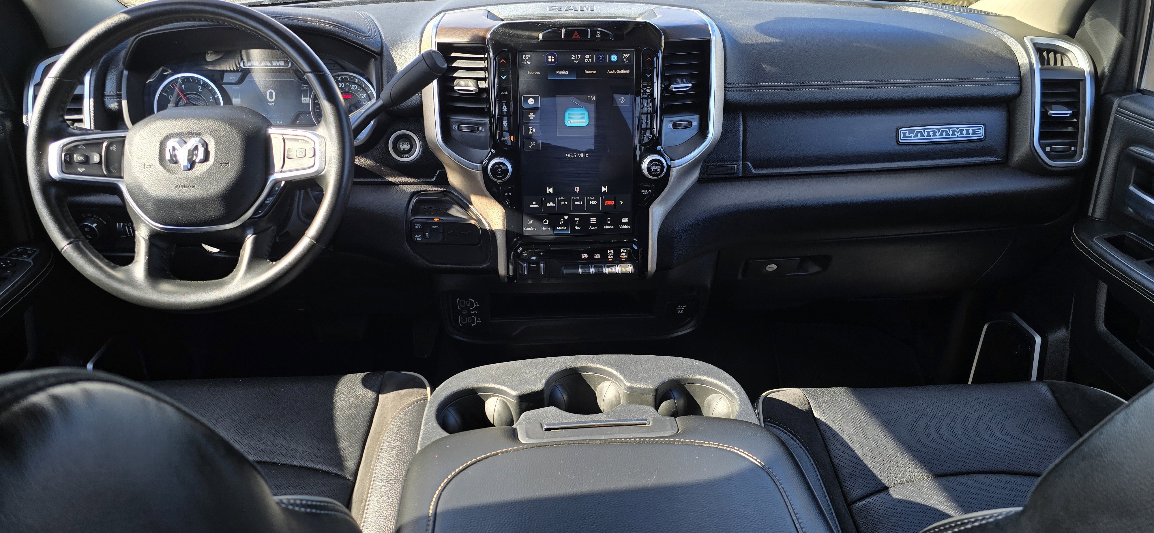 Used 2024 RAM 2500 Laramie AWD/4WD image 8