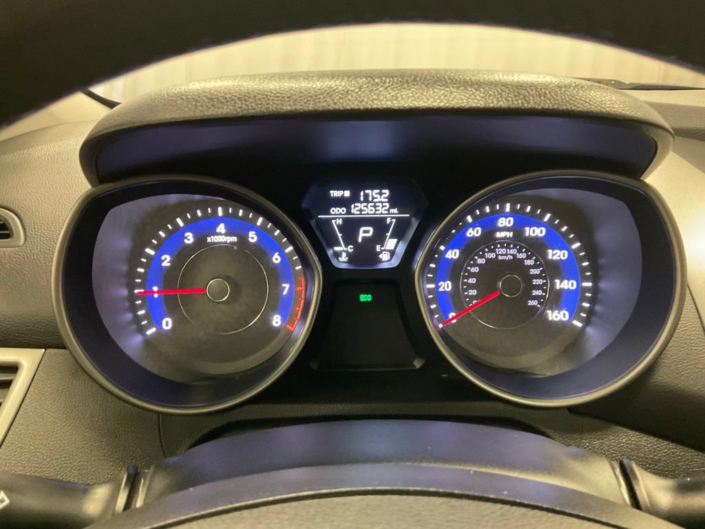 Used 2012 Hyundai Elantra Limited FWD image 2