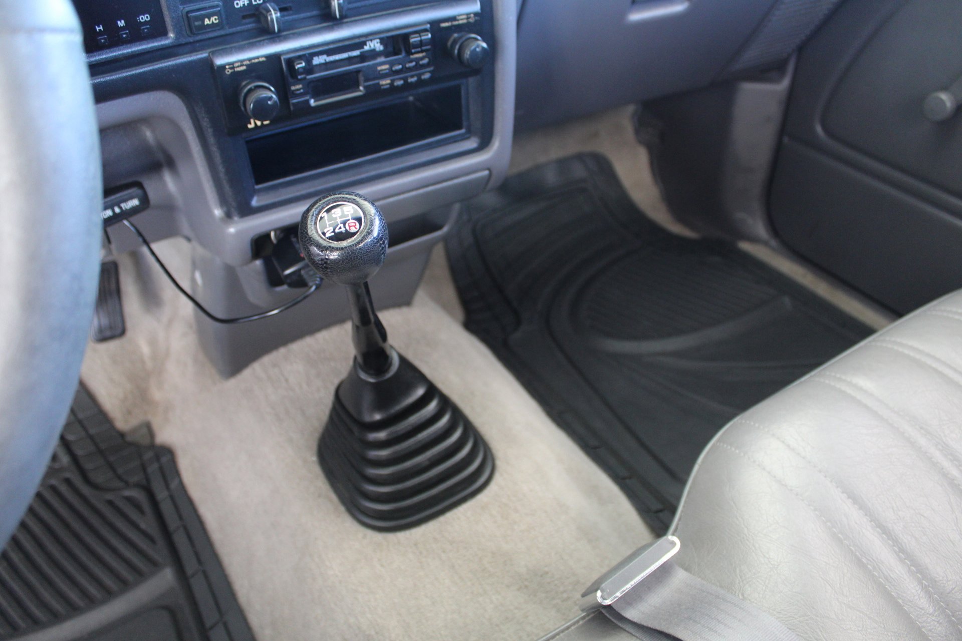 Used 1992 Toyota Pickup Deluxe RWD image 24