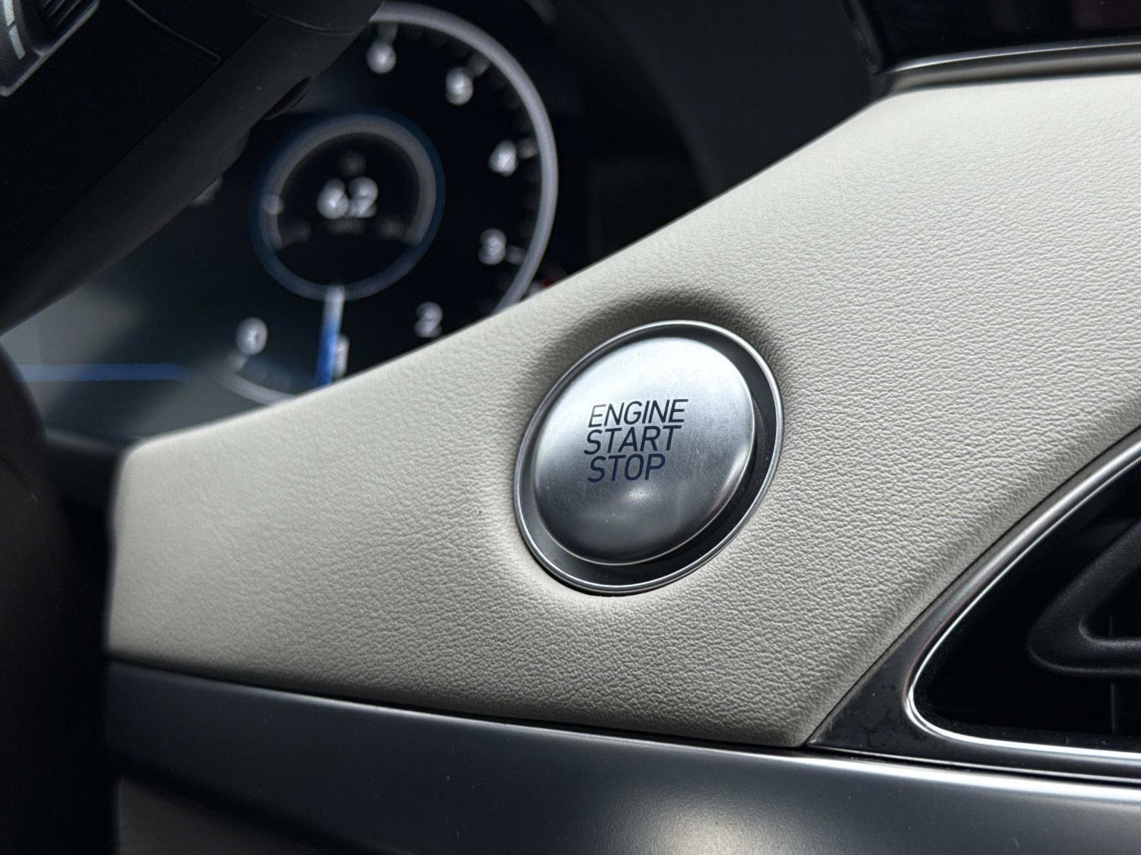 Used 2020 Hyundai Palisade Limited w/ Winter Weather Package image 15