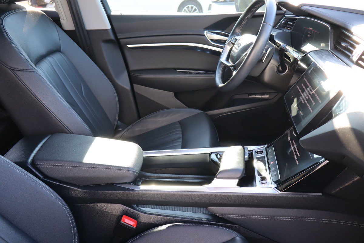 Used 2021 Audi e-tron Premium w/ Convenience Plus Package AWD/4WD image 21