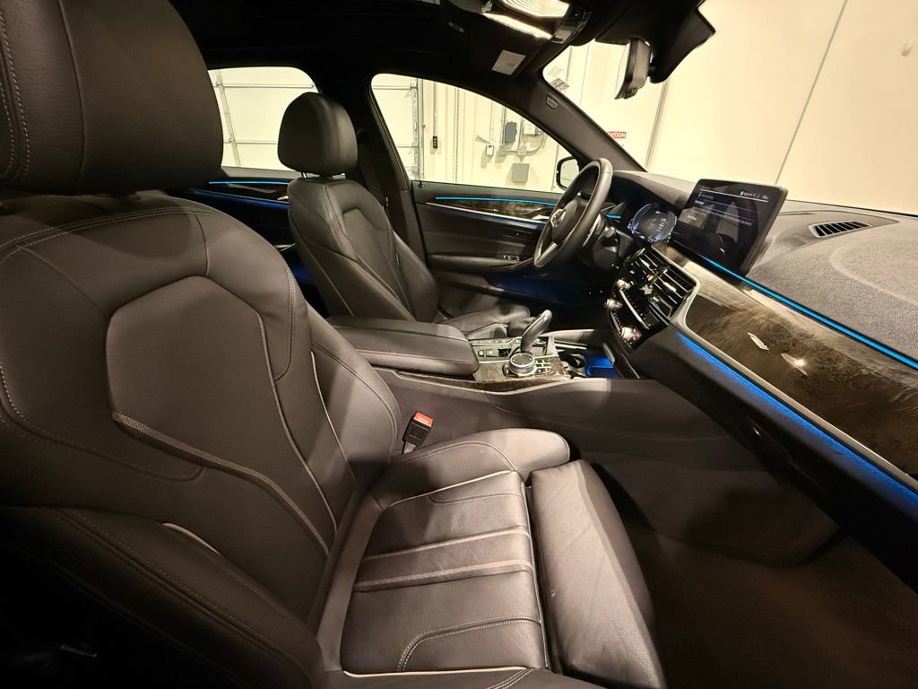 Used 2021 BMW 530e w/ M Sport Package RWD image 30