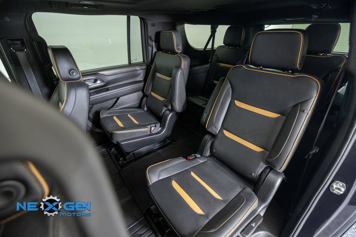 Used 2023 GMC Yukon XL AT4 w/ AT4 Premium Package AWD/4WD image 35