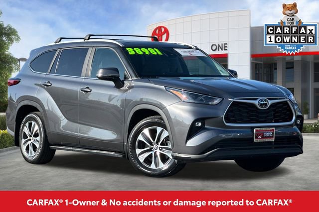 Certified 2023 Toyota Highlander XLE image 2