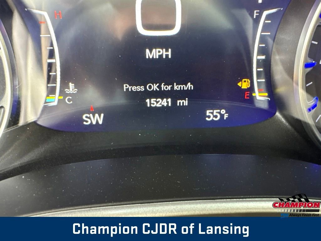 Used 2025 Chrysler Pacifica Select FWD image 30