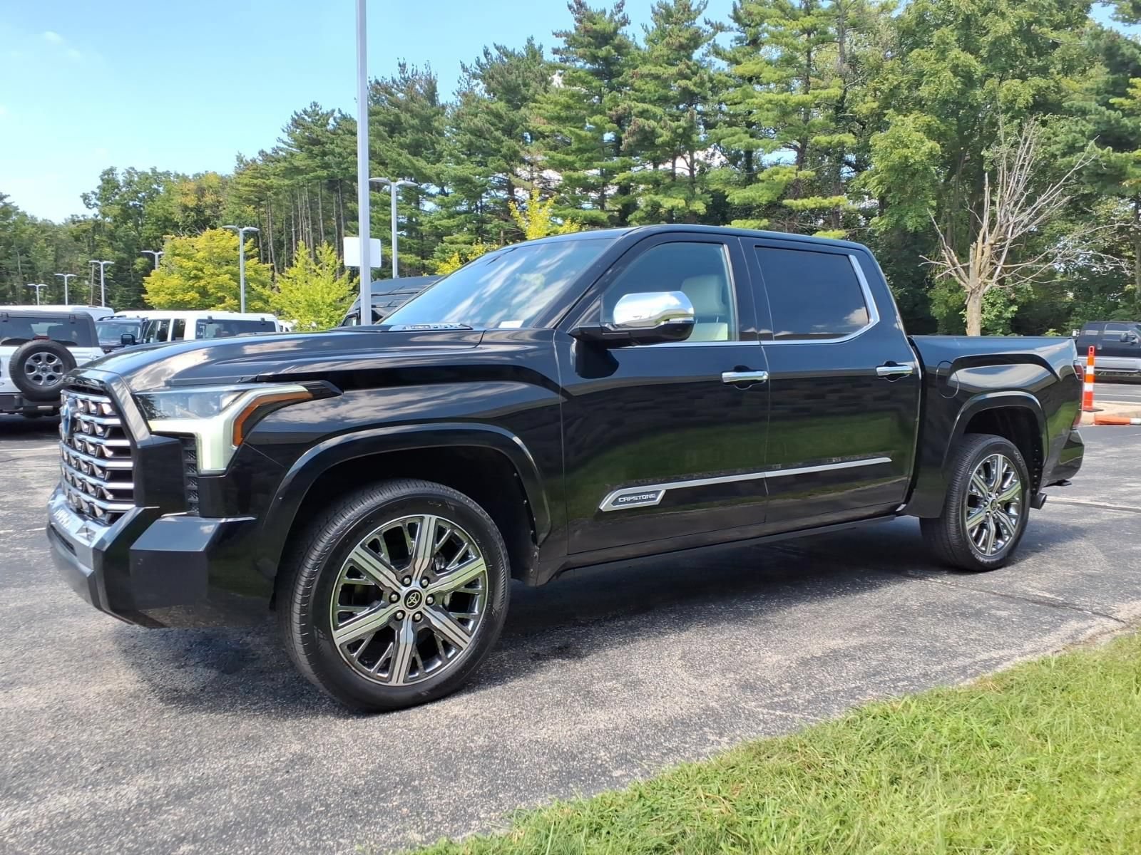 Used 2022 Toyota Tundra Capstone AWD/4WD image 5