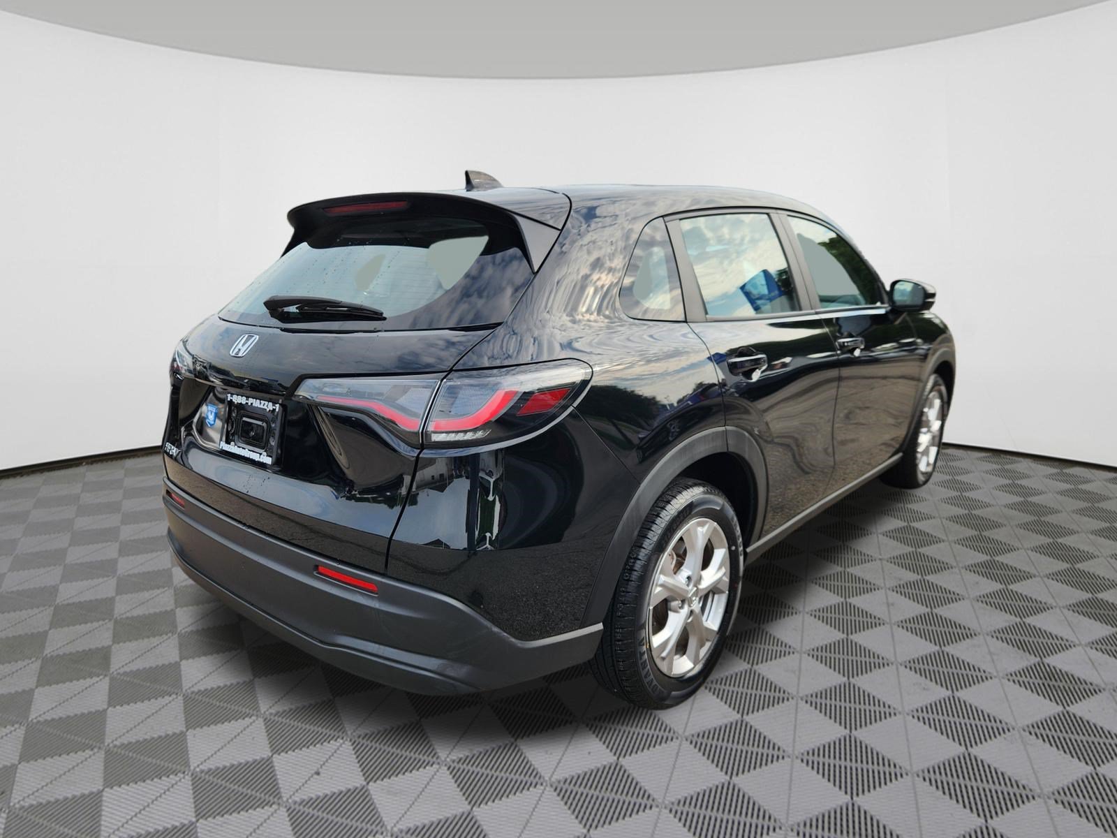 Certified 2024 Honda HR-V LX image 4