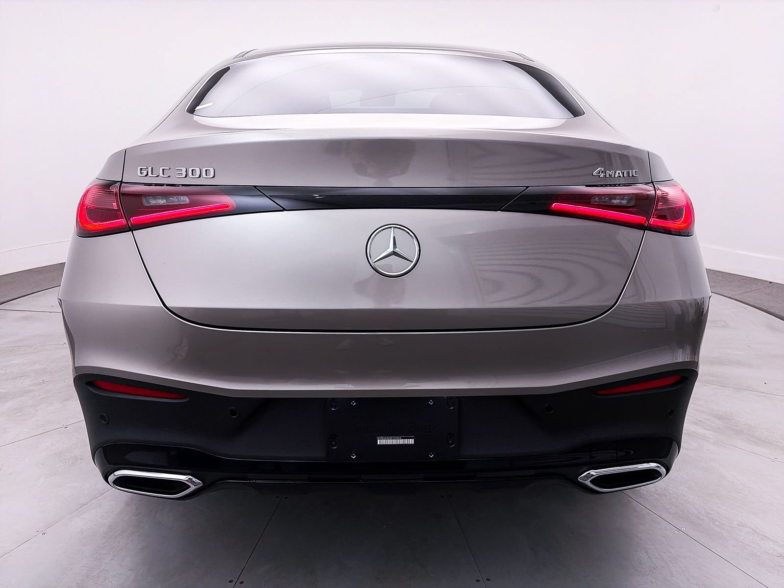 Used 2024 Mercedes-Benz GLC 300 4MATIC w/ AMG Line image 16