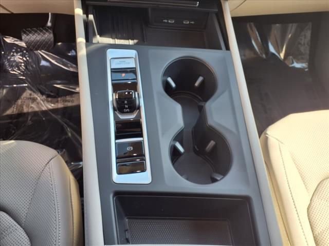 New 2025 Volkswagen Atlas SE image 12