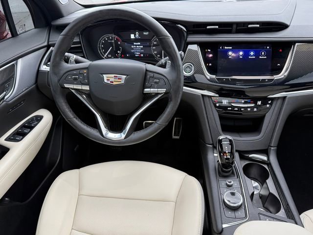 Used 2025 Cadillac XT6 Sport w/ LPO, Floor Liner Package image 8
