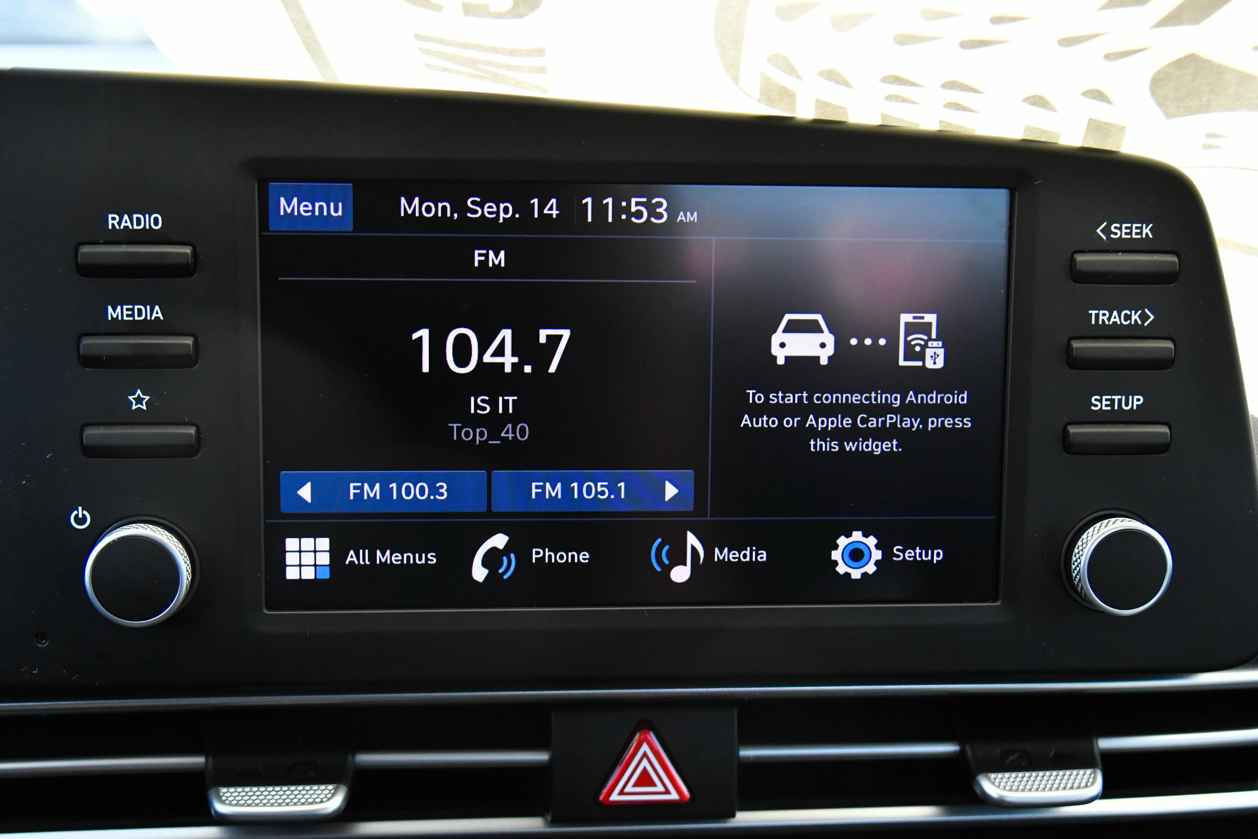Used 2024 Hyundai Elantra SE FWD image 21