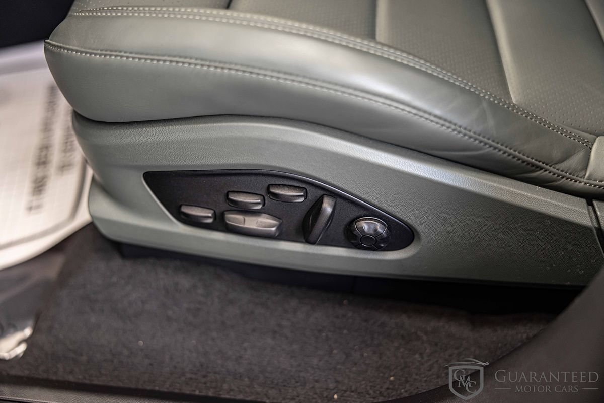 Used 2025 Porsche Macan Turbo Electric AWD/4WD image 24