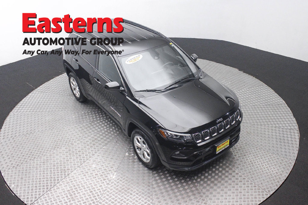 Used 2024 Jeep Compass Latitude AWD/4WD image 4