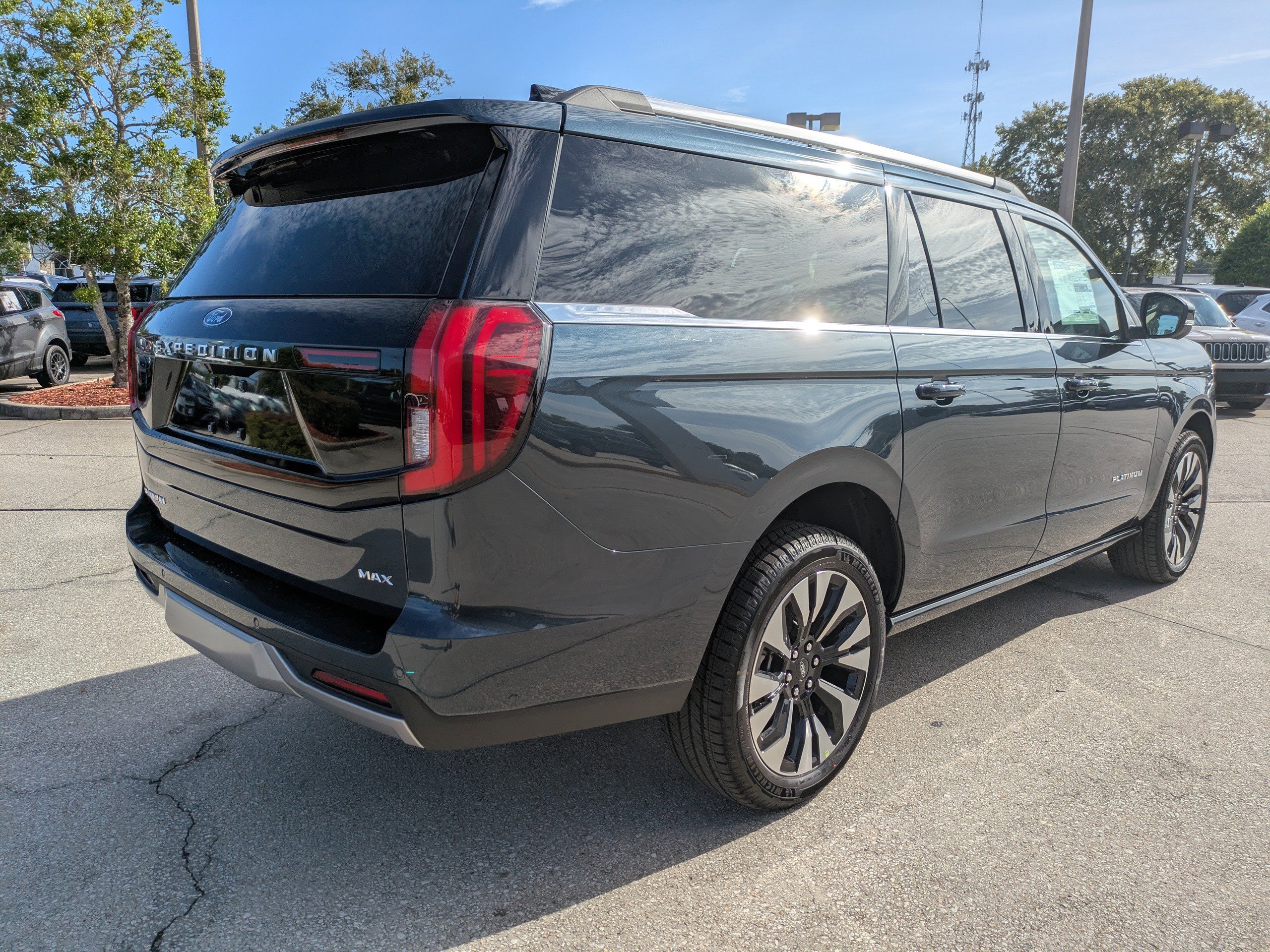 New 2025 Ford Expedition Max Platinum w/ Driver's Package image 4