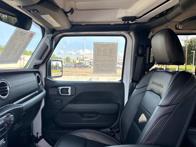 Used 2023 Jeep Wrangler Unlimited Sahara w/ Cold Weather Group AWD/4WD image 21