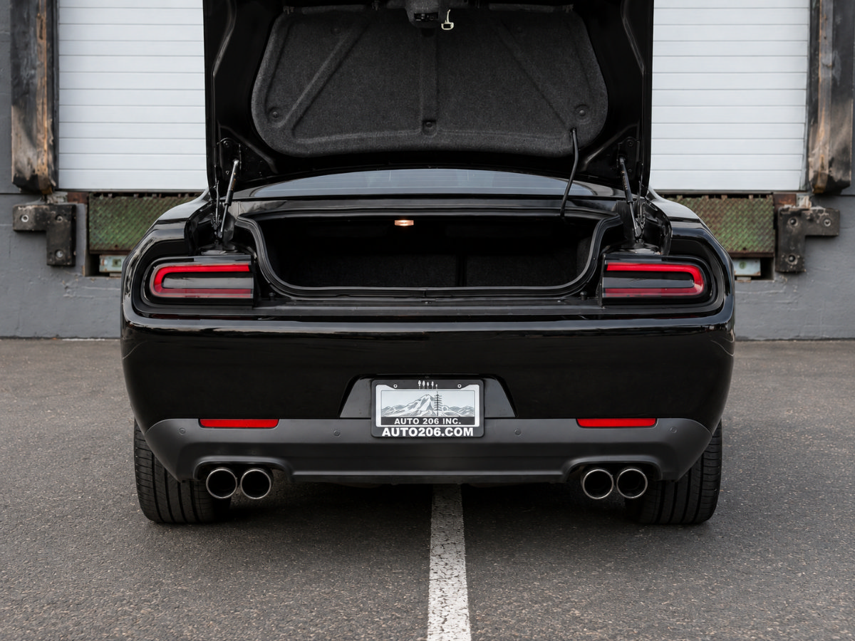 Used 2022 Dodge Challenger R/T w/ Blacktop Package RWD image 5