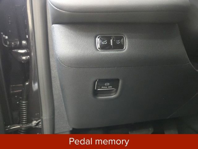 New 2025 Lincoln Navigator Reserve w/ Jet Appearance Package image 13