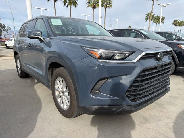 Used 2025 Toyota Grand Highlander AWD image 2
