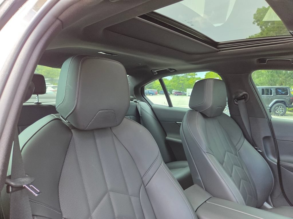 Used 2024 BMW 530i xDrive w/ Premium Package AWD/4WD image 16
