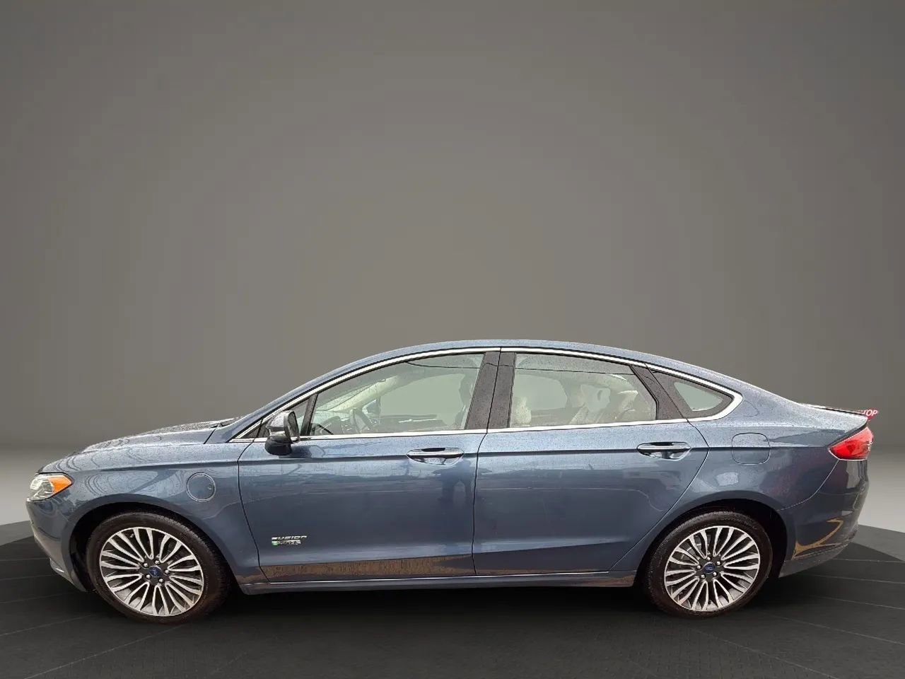 Used 2018 Ford Fusion Energi Titanium image 8