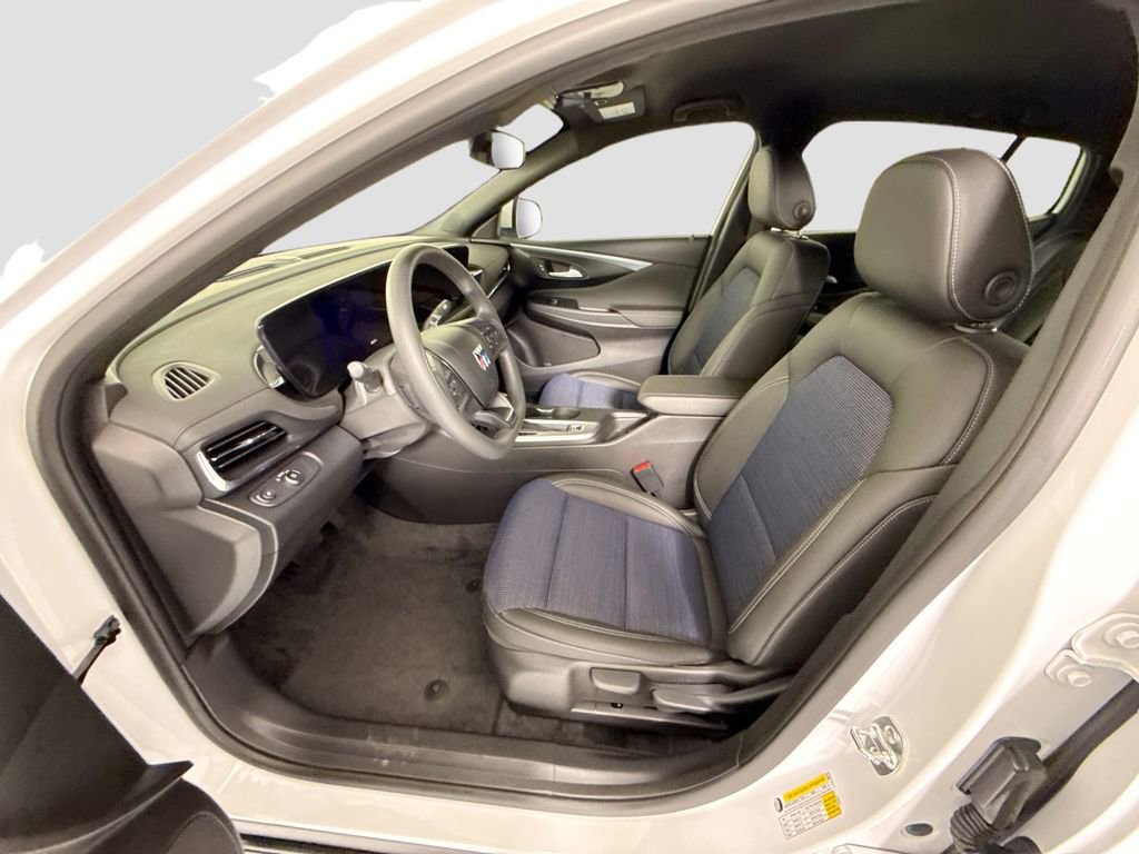 Used 2025 Buick Envista Preferred w/ Convenience II Package FWD image 19