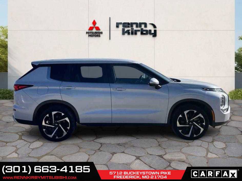 Used 2022 Mitsubishi Outlander SE image 8