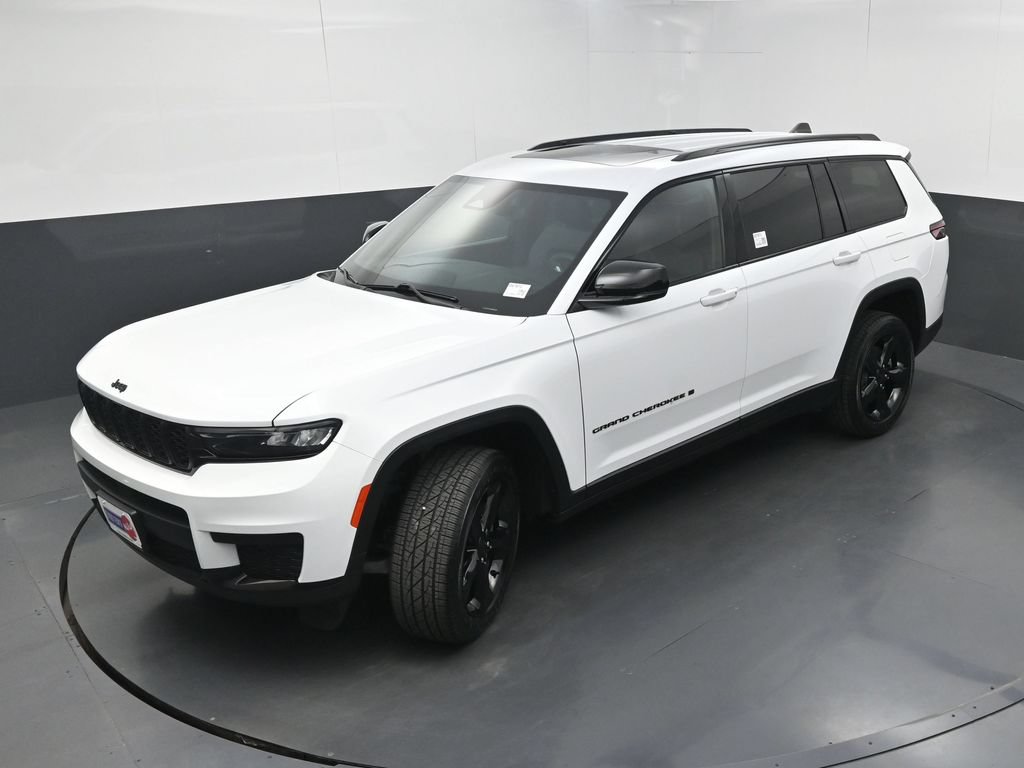Used 2024 Jeep Grand Cherokee L Altitude AWD/4WD image 36