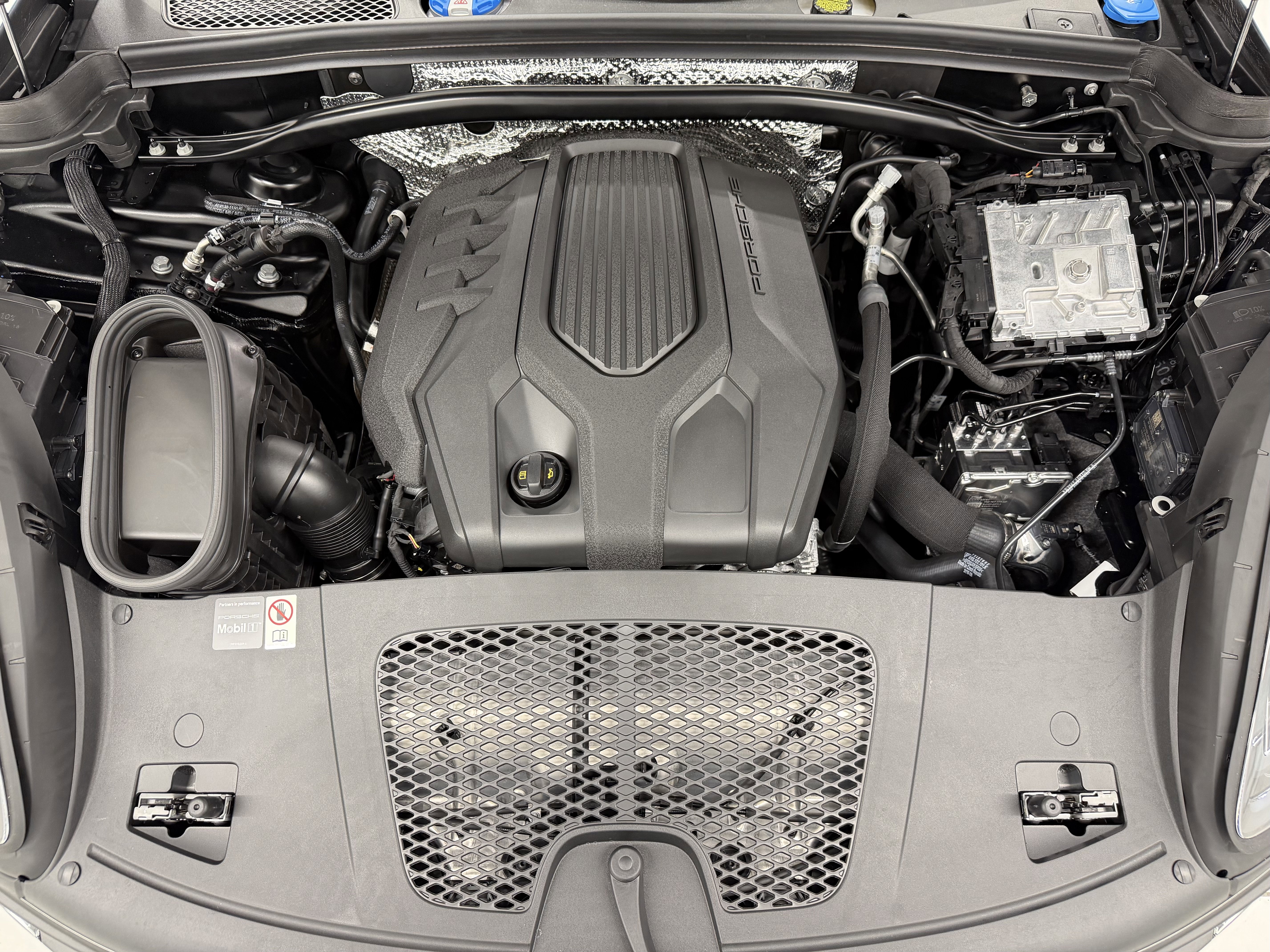 New 2026 Porsche Macan image 53