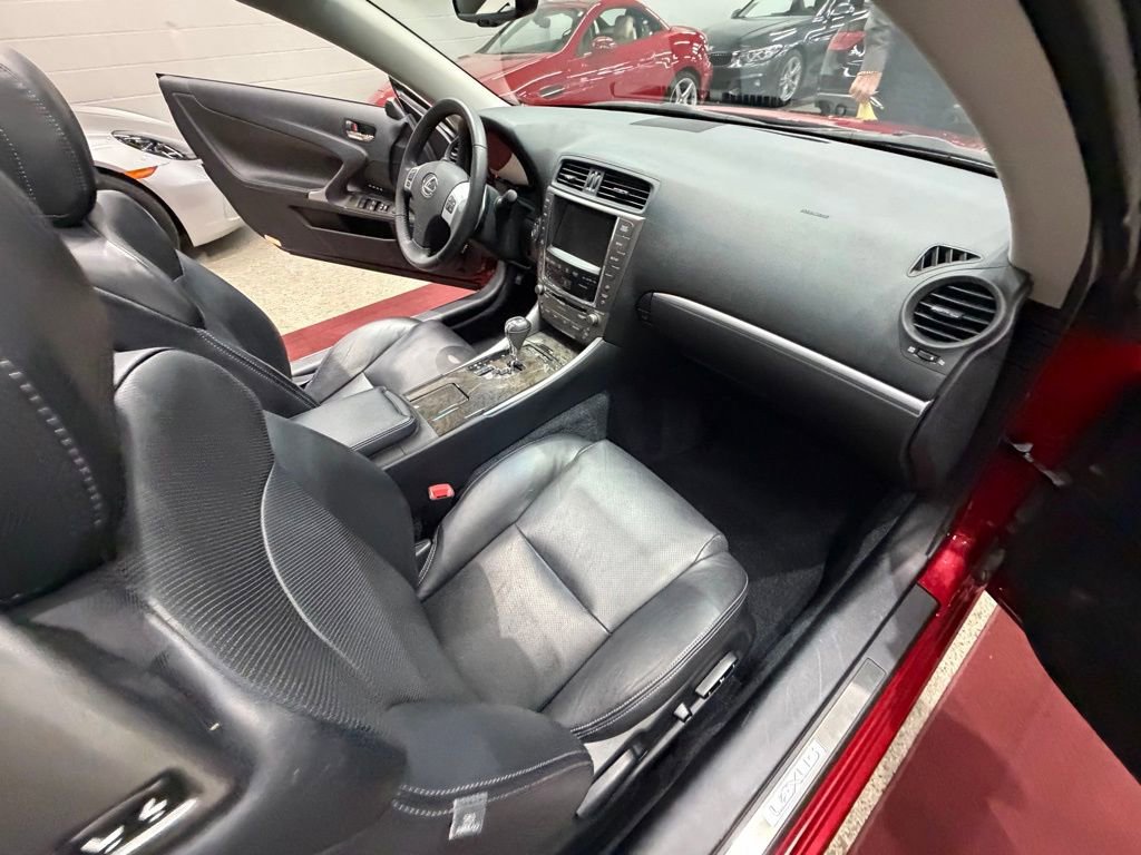 Used 2012 Lexus IS 350C w/ Luxury Pkg RWD image 31