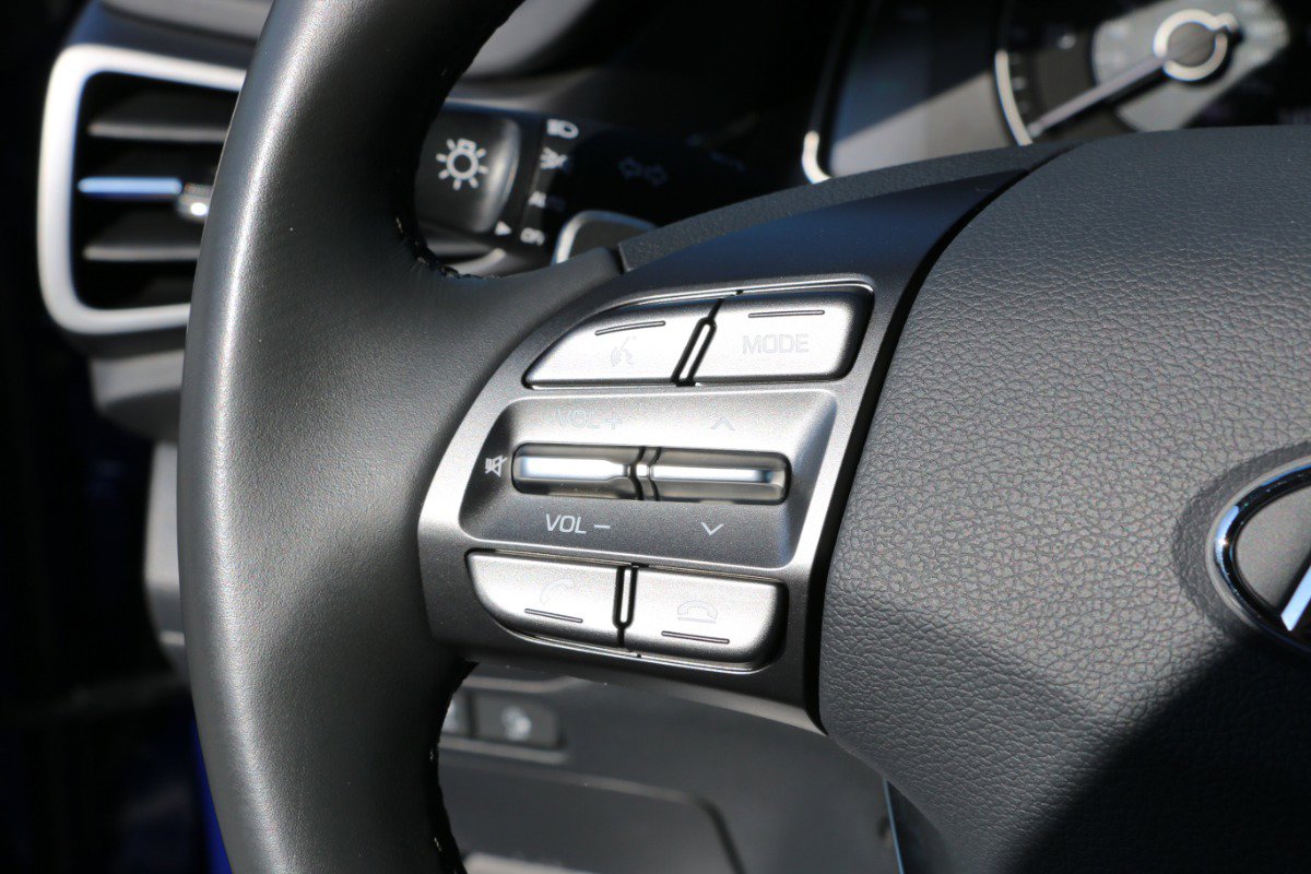 Used 2021 Hyundai Ioniq SE FWD image 17