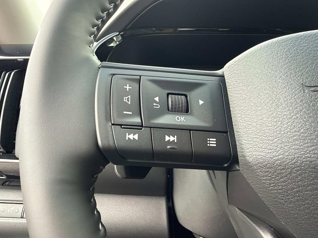 New 2026 Nissan Pathfinder SV FWD image 31