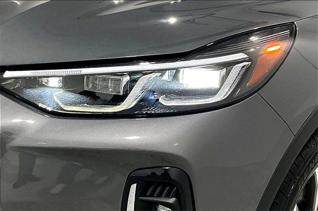 Used 2023 Ford Escape Platinum image 30