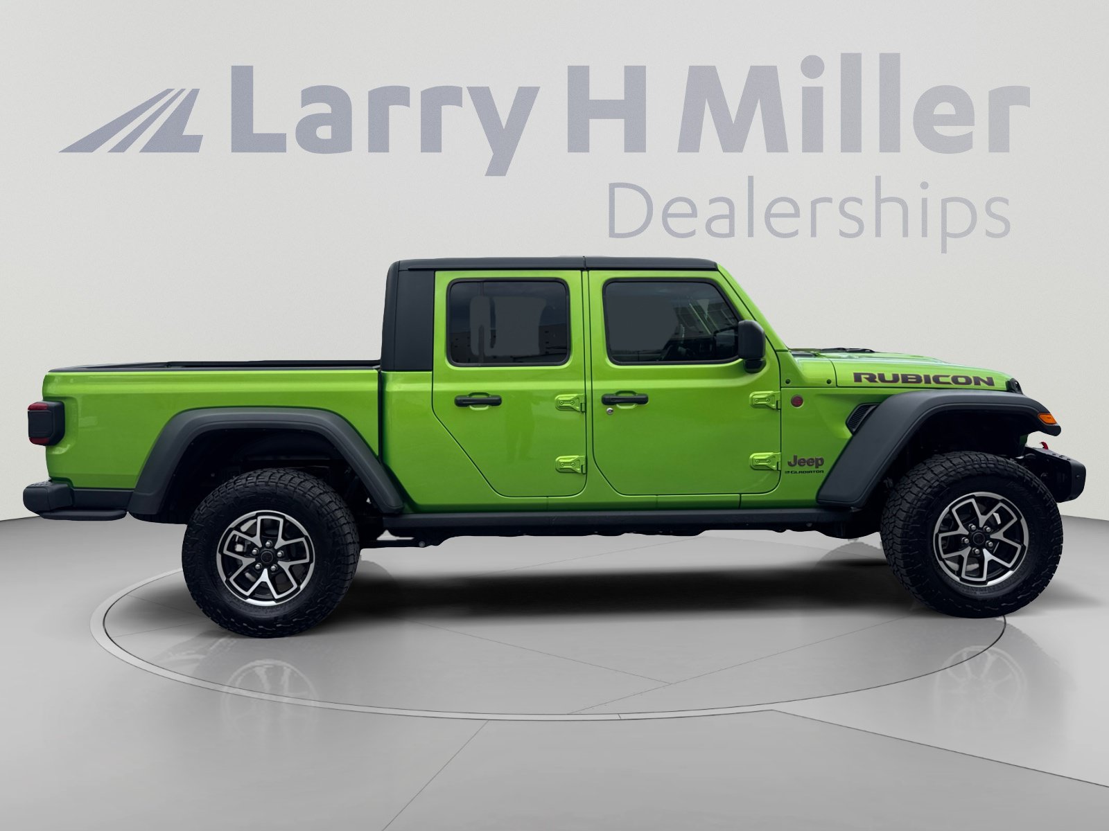 Used 2025 Jeep Gladiator Rubicon w/ Convenience Group AWD/4WD image 6