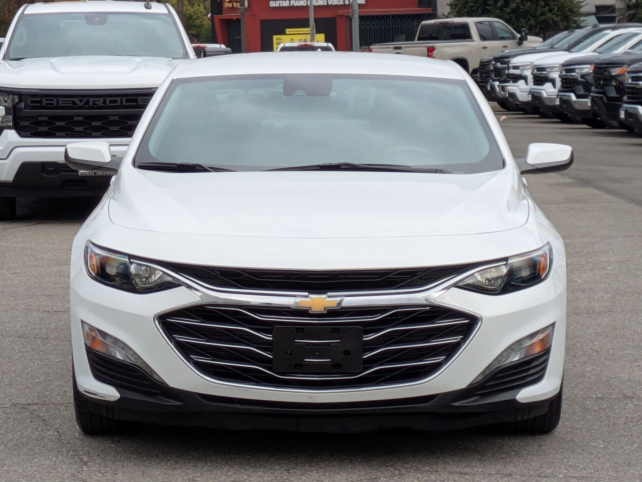 Used 2023 Chevrolet Malibu LT image 2