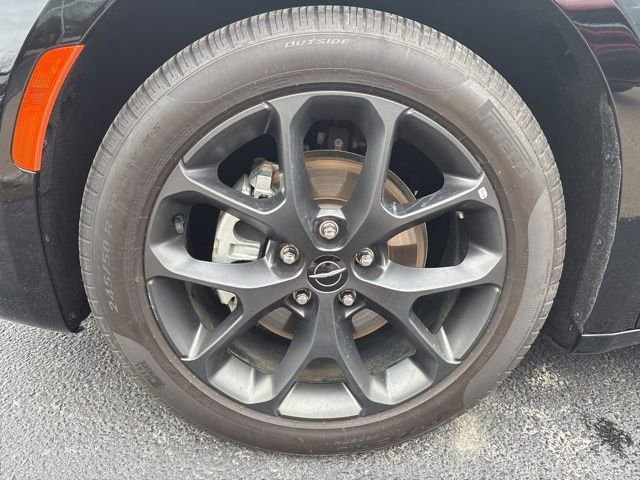 Used 2024 Chrysler Pacifica Touring-L w/ S Appearance Package image 11